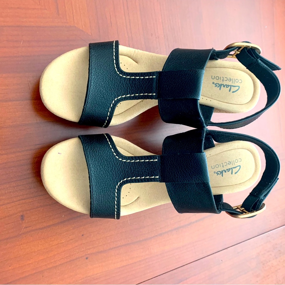 Like new wedge Clarks sandal.